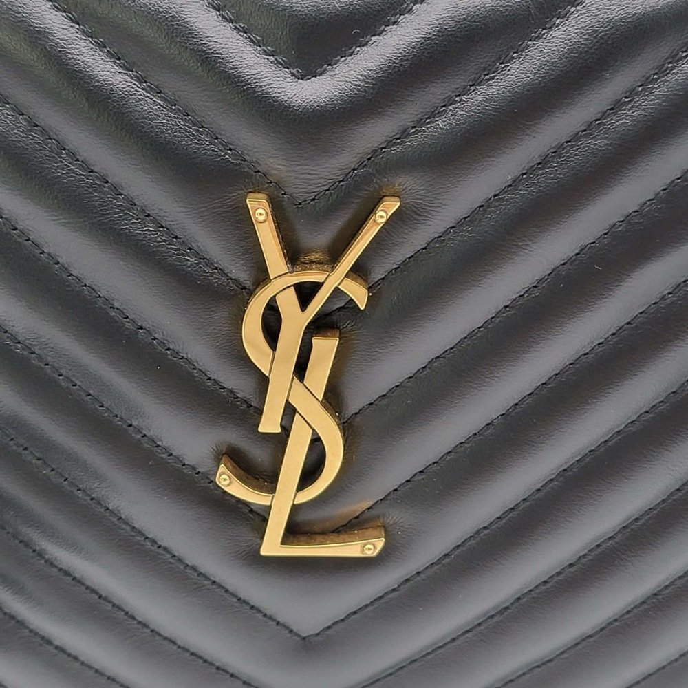 100% Authentic Yves Saint Laurent Lou Matelasse Leather Camera Crossbody Bag - Picture 11 of 13